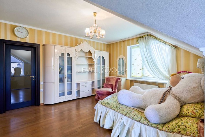 Продаж будинку з ремонтом в Стоянці, 14 соток,до центру Києва 18 км - фото 1