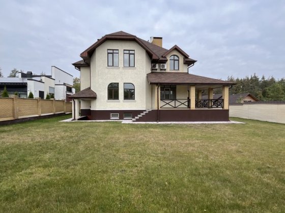 Будинок поруч з лісом в Гореничах Гореничі