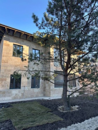 Якісний будинок 190 м² з терасами, 8 соток, газ - фото 1