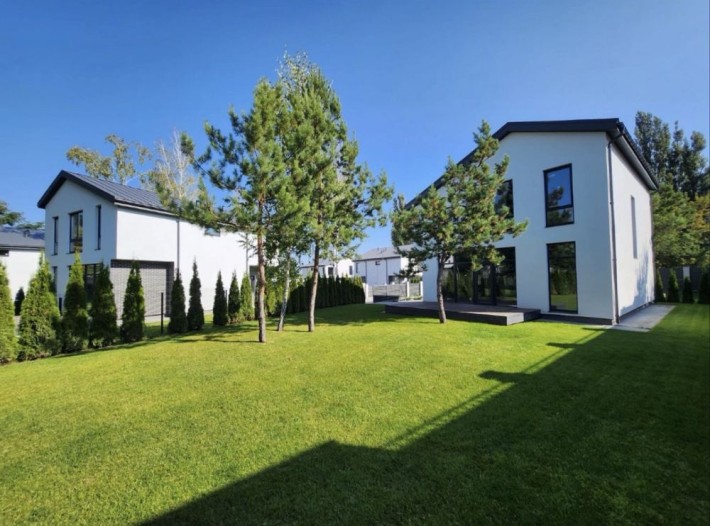 Будинок з новим ремонтом у Гореничах, закрите котеджне містечко. Газ! - фото 1