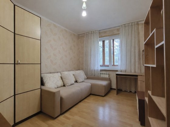 Продається 2-кімнатна квартира 50м² вул. Мостицька, 26 з ГАЗОМ, Подільський район Киев