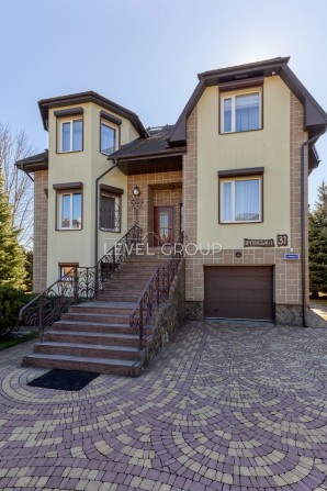 Продаж будинку з ремонтом | басейн, сауни, зони відпочинку | Стоянка - фото 1