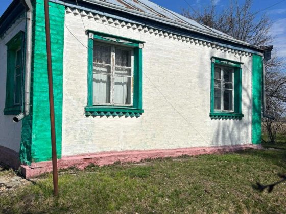 Продаж будинку в с. Капустинці Яготинськиц район Київська обл. 120 км від Києва трасса Києва - Харкі Яготин