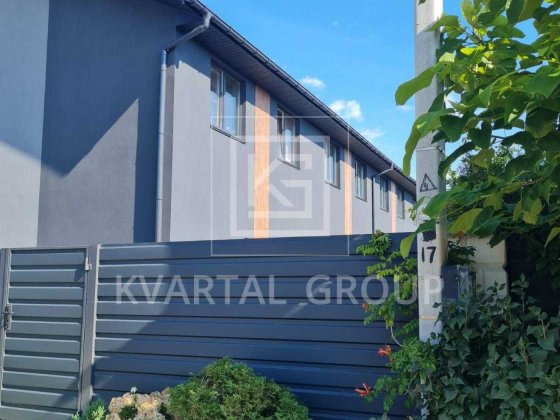 Кутовий таун 110 м2  з НОВИМ ремонтом Стоянка