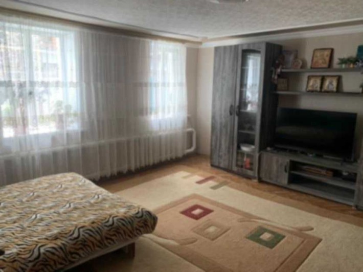 Будинок в центрі міста - фото 1