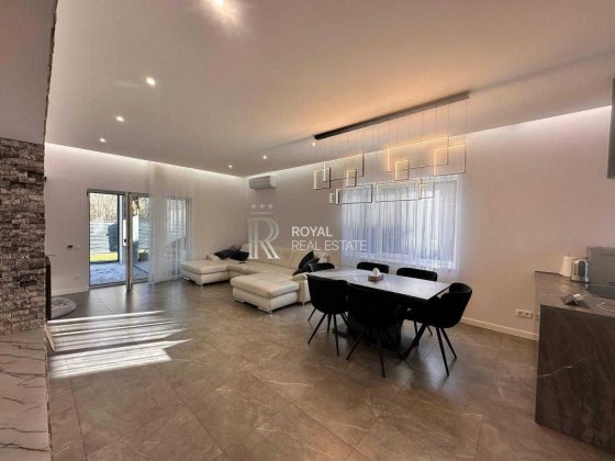 Продаж Будинку 150 м2 Сучасний Ремонт Без % КМ Стоянка - 2, Басейн Стоянка