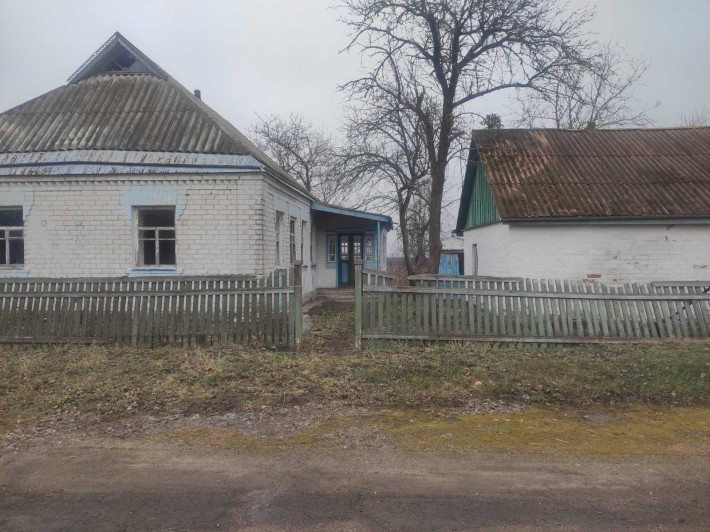 Продам будинок з ділянкою землі 78соток. - фото 1