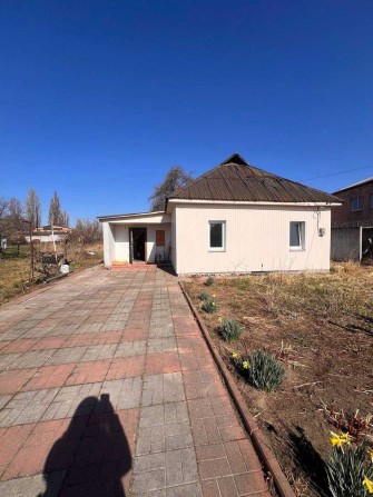 Будинок в Бородянці в районі вокзалу. Газове опалення, 15 соток. - фото 1