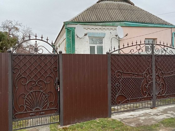 Житловий будинок в с-щі   Макарів Макарів