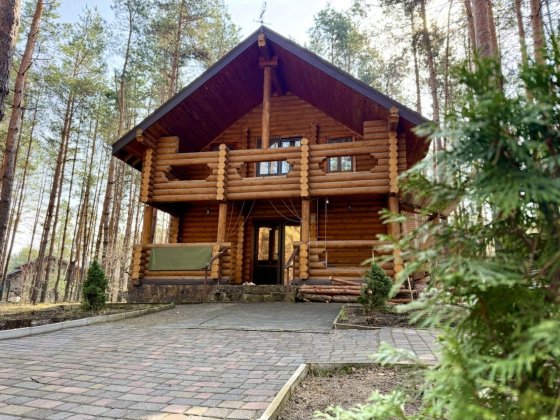 Продаж будинку з ремонтом. Зі зрубу в сосновому лісі Немішаєве