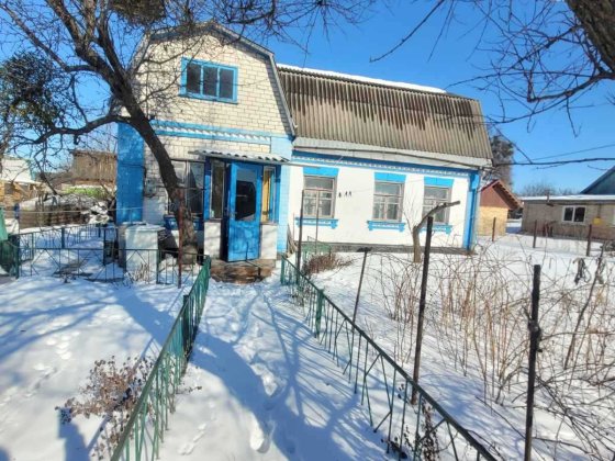 Продам будинок с Глеваха вул Учительська 20