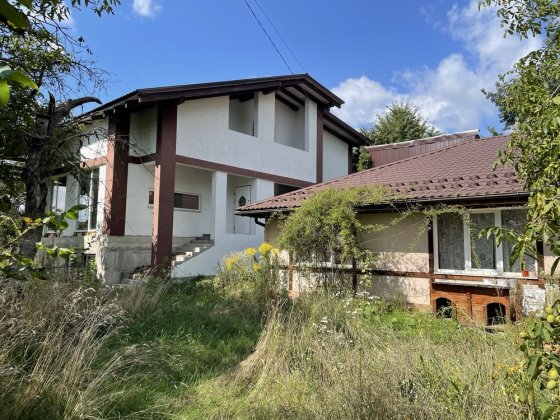 Продам 2 будинки на земельній ділянці 17.5 соток Немешаево