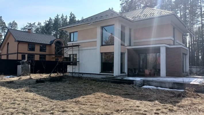 Шикарний будинок в мальовничому місці смт Клавдієво-Тарасове - фото 1