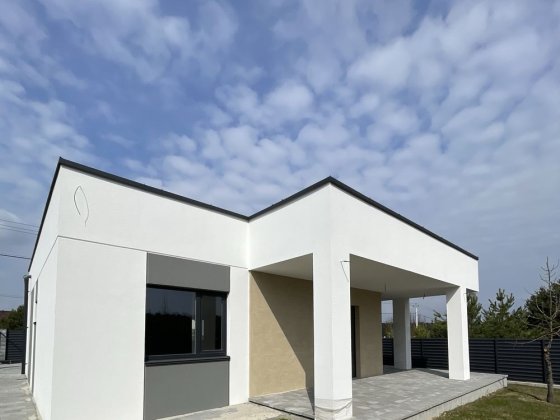 Продається будинок з ділянкою 5 соток Бобрица