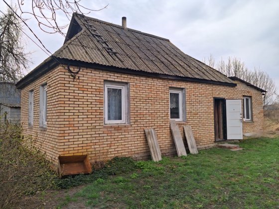 Будинок в центрі з ділянкою 25 соток. Можно під сертифікат! Блиставиця