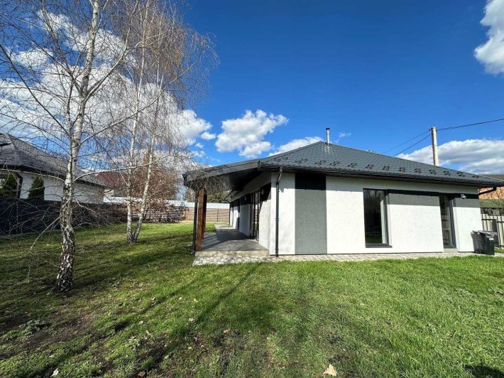 Будинок з ремонтом в Блиставиці - фото 1