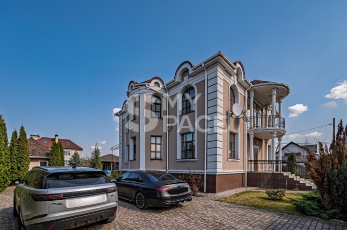 Будинок з ремонтом в с. Гора, басейн підвал - фото 1