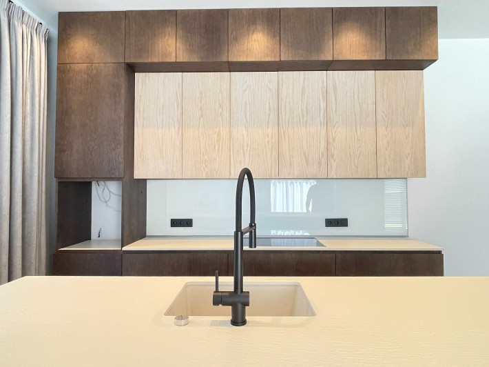 Одноповерховий котедж  з сучасним,  новим ремонтом! КМ "Белгравія". Дмитрівка - фото 1