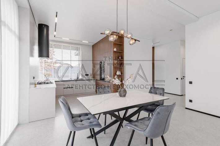 Продається сучасний одноповерховий будинок з ремонтом в Іванковичах закрите КМ - фото 1