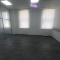 Офіс в самому центрі міста. Генерація електроенергії. Ремонт, все свіже і нове. Розкішний вид на мі Днепр