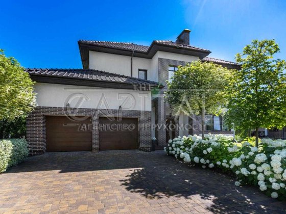 Будинок площею 450 м2 та гостьовий 180м2 с. Княжичі Княжичі