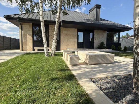 БУДИНОК в житловому комплексі с. Іванковичі. Иванковичи