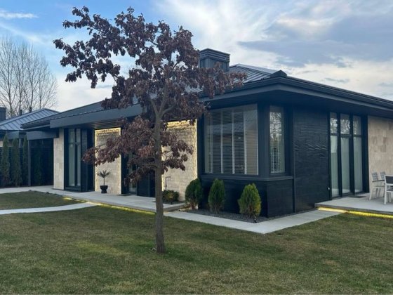 Будинок з РЕМОНТОМ! Газове опалення, центральні комунікації Іванковичі