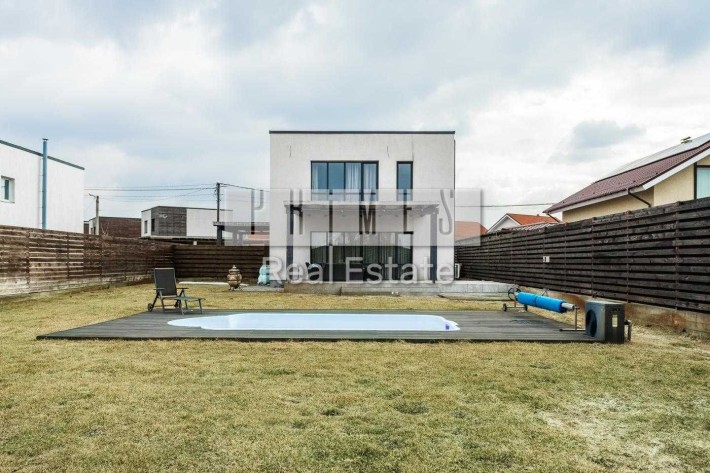 на продаж  просторий 3-к  будинок 140м2  з басейном у котеджному містечку Крушинка - фото 1