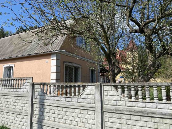 Продається  ділянка з будинком біля  с. БУЗОВА Любимовка