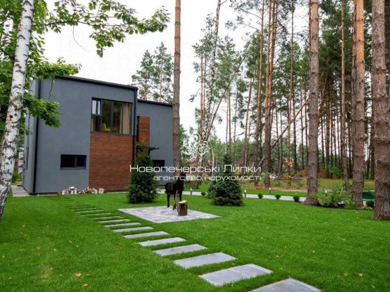 Продаж резиденції у котеджному містечку Riviera Village 350 кв м Лебедевка
