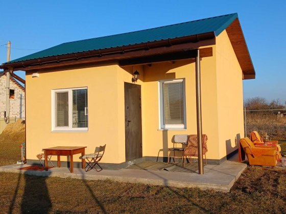 Продаю власну земельну ділянку з новим будинком Малая Александровка