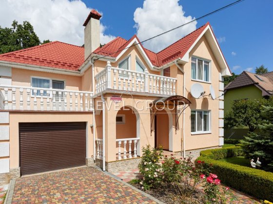 Продаж 2-поверхового будинку з якісним ремонтом у селі Мархалівка, Фастівський район (раніше Васильк Мархаловка