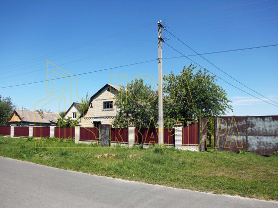 Добротний цегляний будинок на 30сотках + 8 соток в подарунок Микуличі