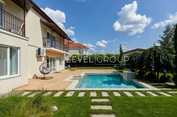 Продаж будинку з бассейном, 275 м², Михайлівська-Рубежівка. - фото 1