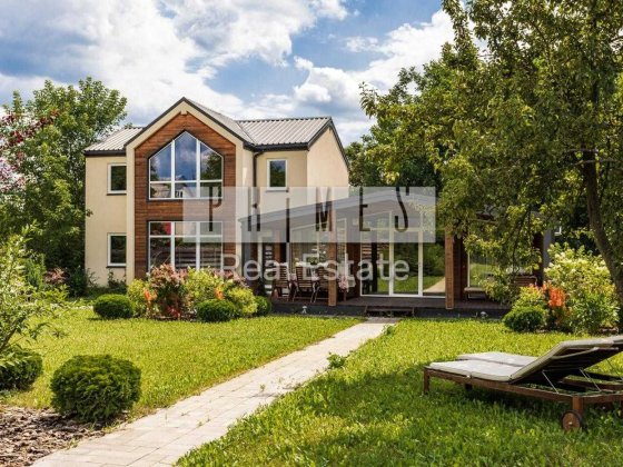 Продаж 5к будинку з частковим ремонтом, вул. Підгірна, Нові Безрадичі Нові Безрадичі