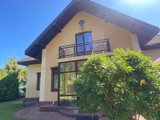 Шикарний будинок у закритому котеджному містечку поблизу Києва! Петрушки