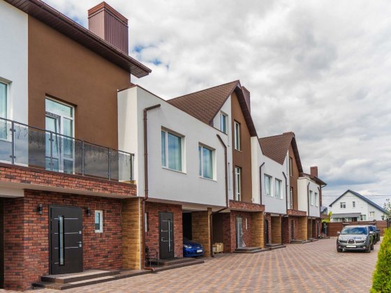 Продаж будинок таунхаус 167м2 + крите паркомісце Погреби,Київ,Троєщина Погреби