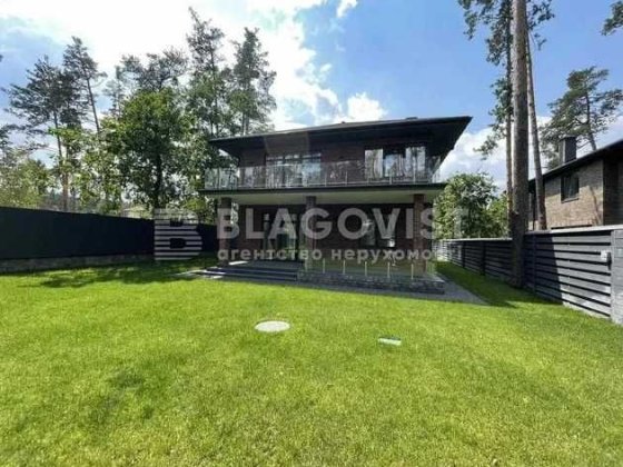 Плюты - Дом 270 м  кв  на 12 сотках