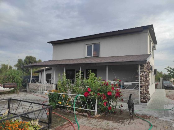 Рожни с. 5 км від Києва. 15 соток, новий будинок. Рожны