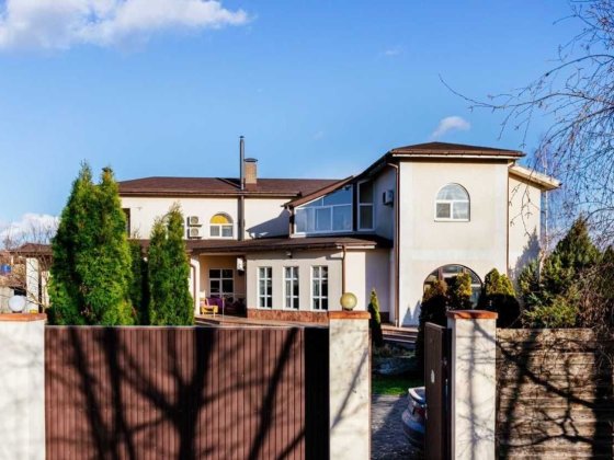 Продаж будинку 330м²  (12 соток) поруч є озеро і ЛІС Романків