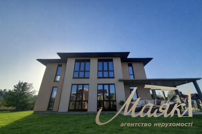 Продажа 2х-этажного дома 269 м2, с. Романков, Обуховский район, Киевская область. - фото 1