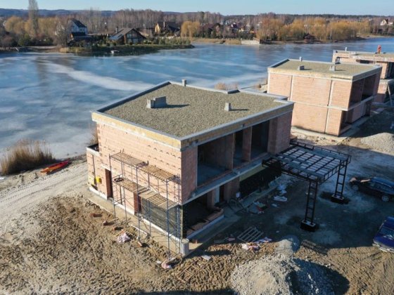 Ariel Village, будинок з власним пляжем річки в охороняємому КМ Романков