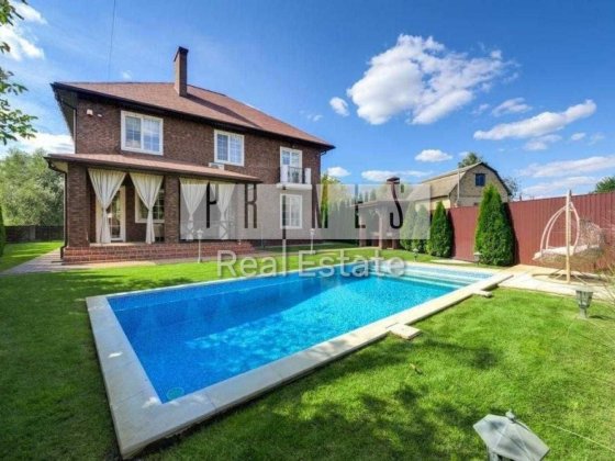 Будинок з бассейном і терасою 212 м2 ,Романків, Обухівська трасса Романків