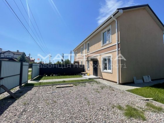 Продаж дуплекс в Тарасівка Київська обл. Тарасовка