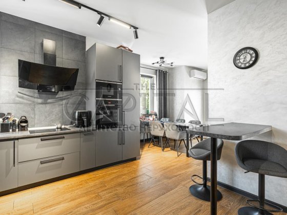 Продаж будинку з басейном та садом Старі Петрівці Вишгородський район Старі Петрівці