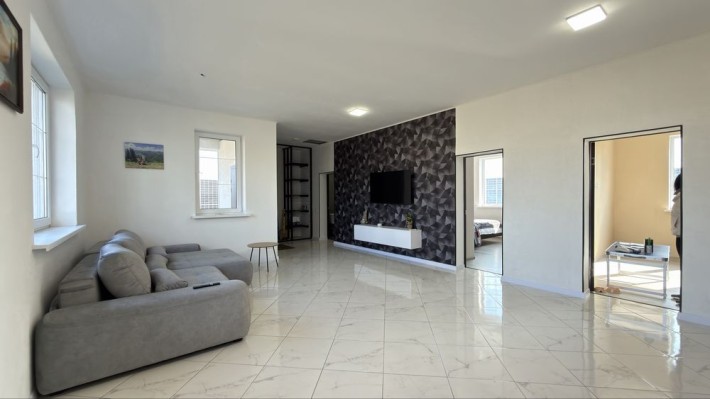 Продаж будинку 91 кв.м у с. Требухів | Сонячні панелі 35 кВт | Ремонт - фото 1