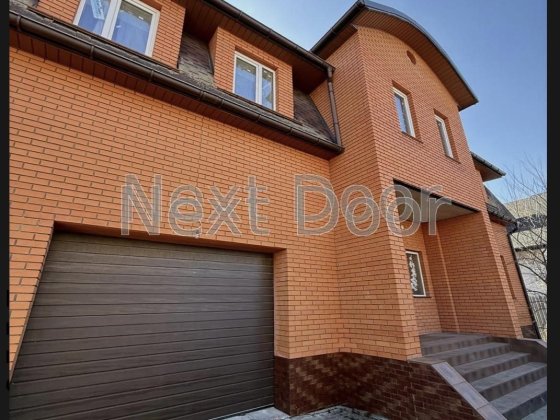 Продам 2-поверховий будинок