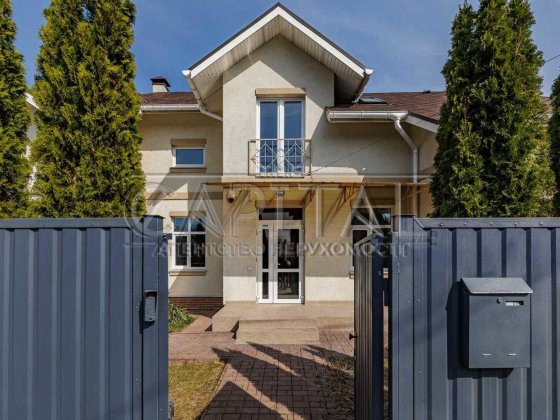 Цегляний будинок для родини 297,8 м² у Чайках — поруч із Києвом Чайки