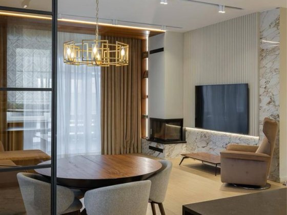 Продаж будинку з дорогим якісним ремонтом у Хотові, 10 соток, газ Хотов