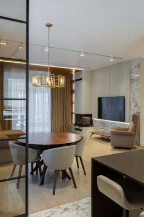 Продаж будинку з дорогим якісним ремонтом у Хотові, 10 соток, газ - фото 1